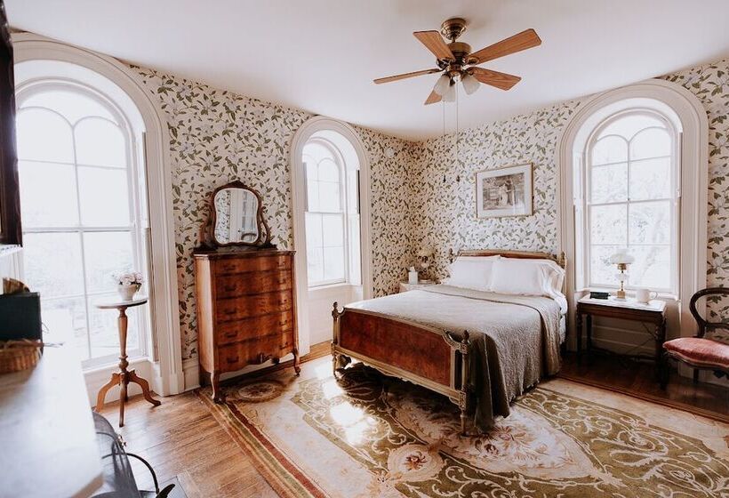 Bed and Breakfast Mayhurst Estate