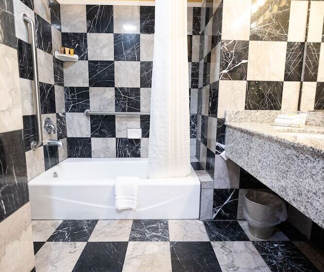 تختخواب و صبحانه Ocean Inn & Suites