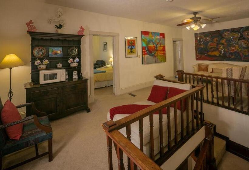 צימר Taylor House Inn