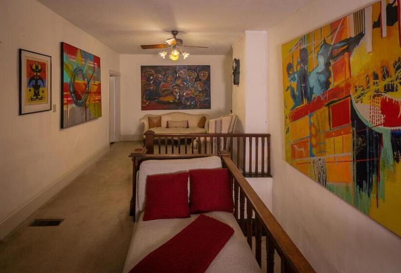 צימר Taylor House Inn