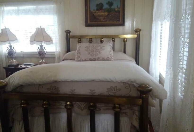 مبيت وإفطار The Inn At Brevard