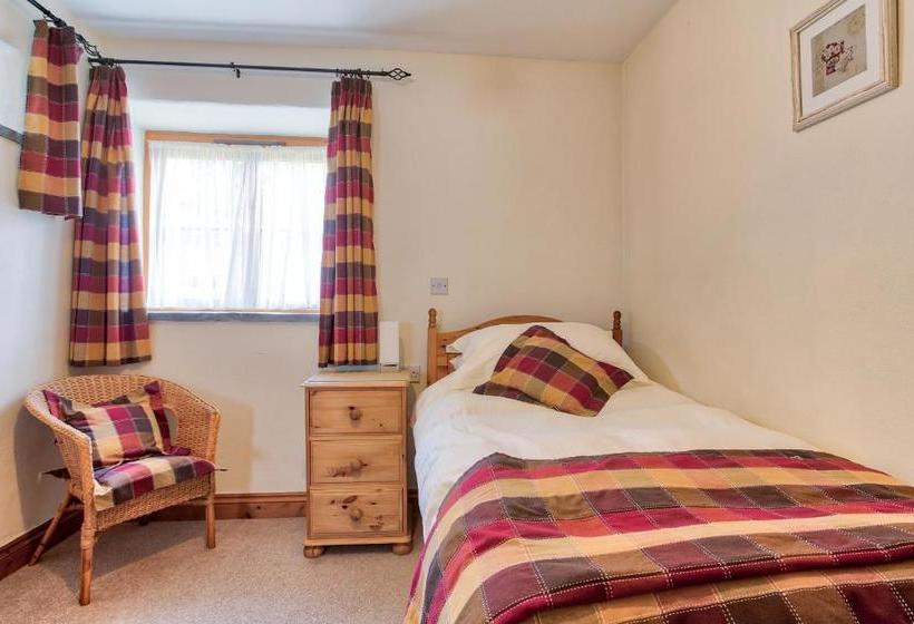 צימר Tregolls Farm Bed&Breakfast
