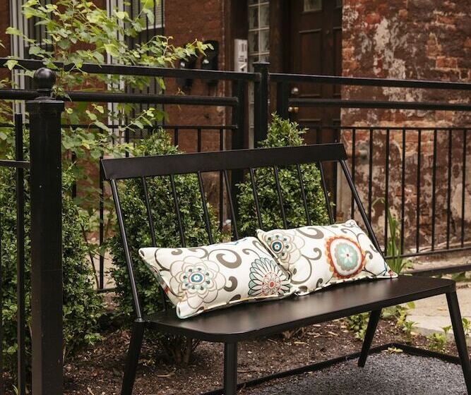 تختخواب و صبحانه Wicker Park Inn