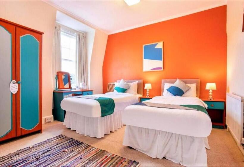 مبيت وإفطار Yardley Manor