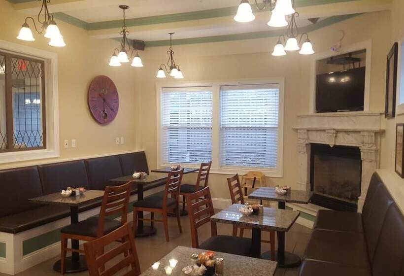 Crescent Suites