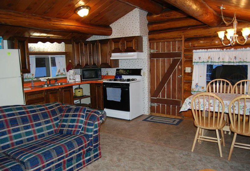 مبيت وإفطار Daniels Lake Lodge Cabins