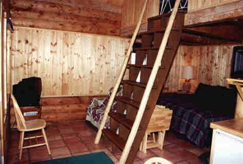 مبيت وإفطار Daniels Lake Lodge Cabins