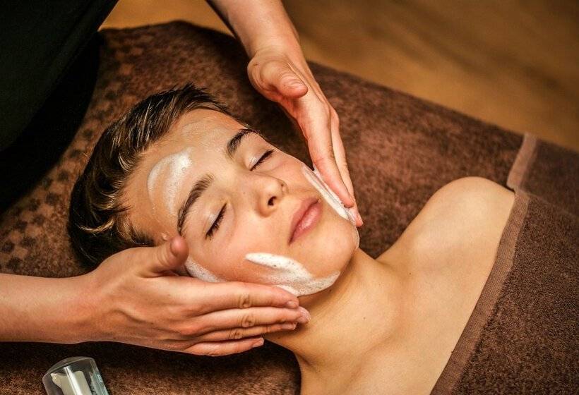 هتل Cgh Résidences & Spas La Reine Des Prés