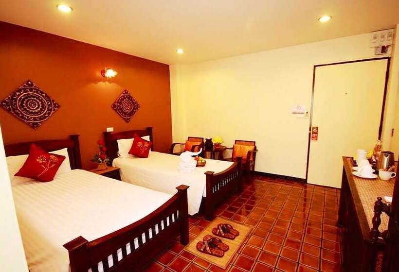 Cm Night Bazaar Boutique Hotel โรงแรม ซี เอ็ม ไนท์บาซาร์ บูทีค Sha Plus Certified