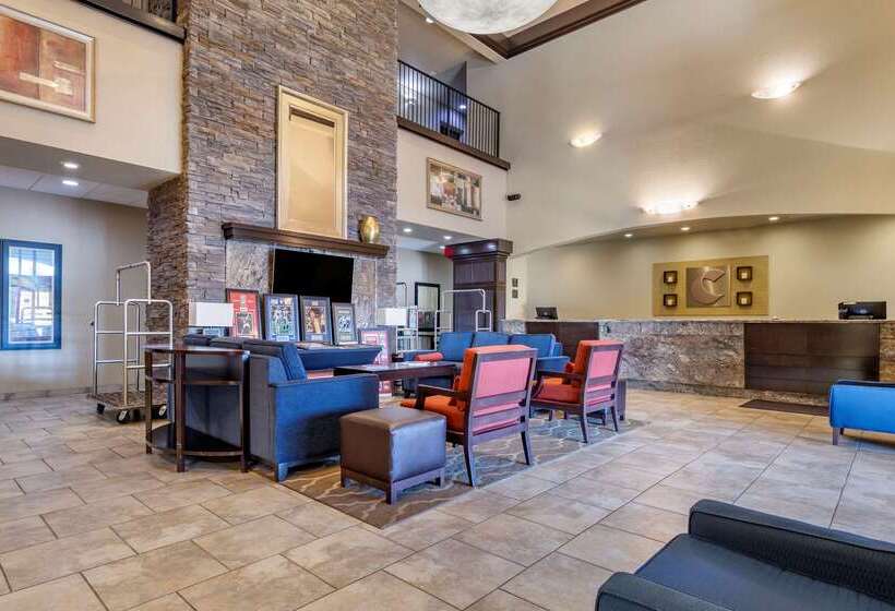 هتل Comfort Inn Bentonville  Crystal Bridges