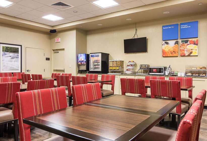 فندق Comfort Inn Bentonville  Crystal Bridges