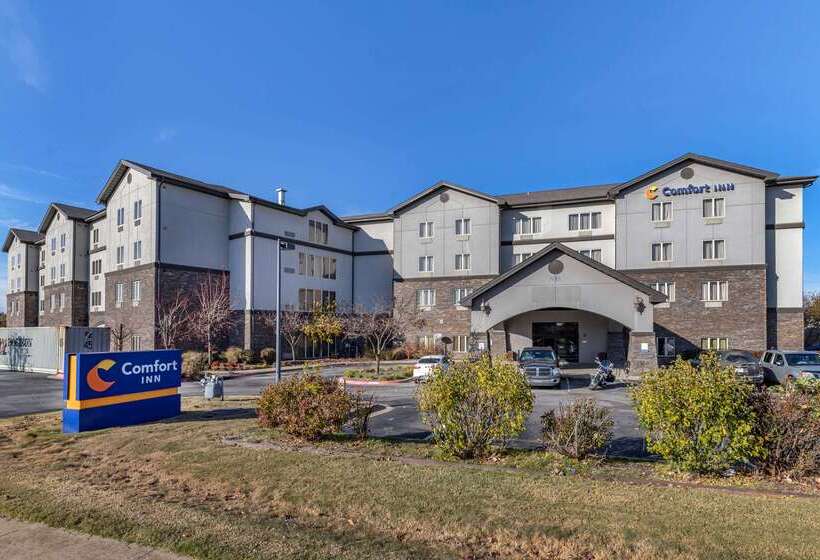 هتل Comfort Inn Bentonville  Crystal Bridges