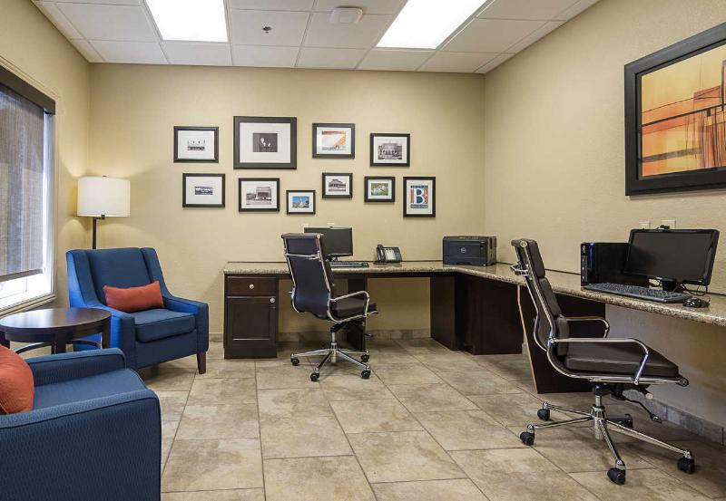 هتل Comfort Inn Bentonville  Crystal Bridges