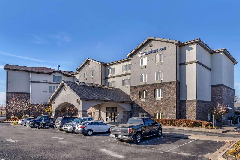 هتل Comfort Inn Bentonville  Crystal Bridges