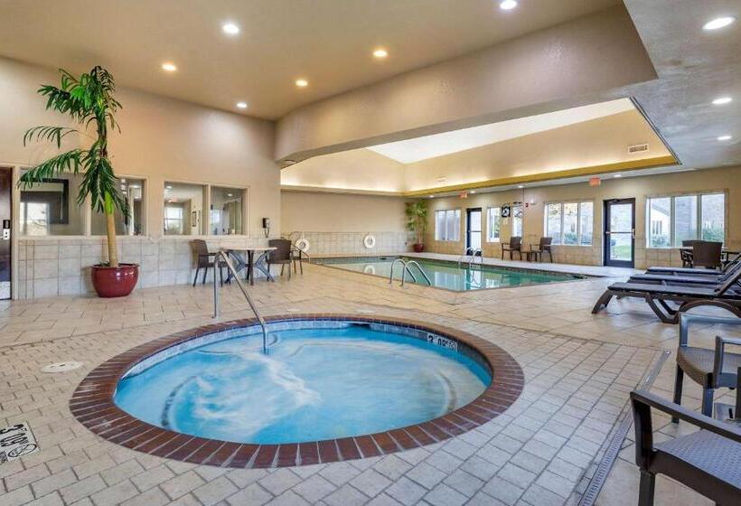 هتل Comfort Inn Bentonville  Crystal Bridges