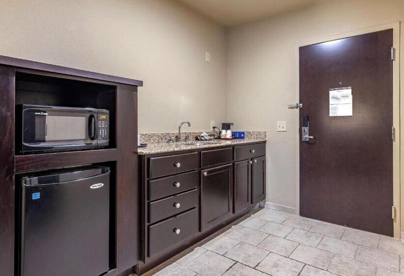 هتل Comfort Inn Bentonville  Crystal Bridges