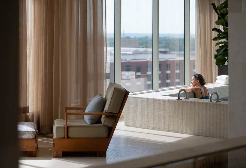 هتل Four Seasons  St Louis
