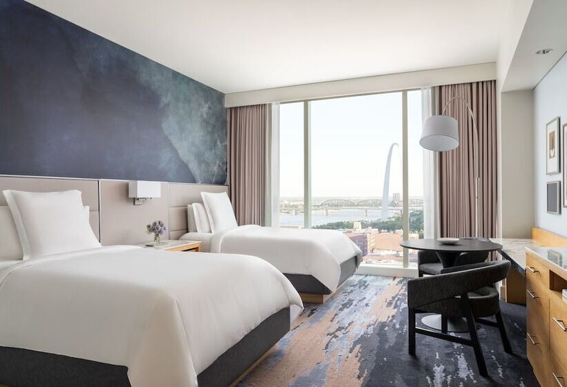 هتل Four Seasons  St Louis