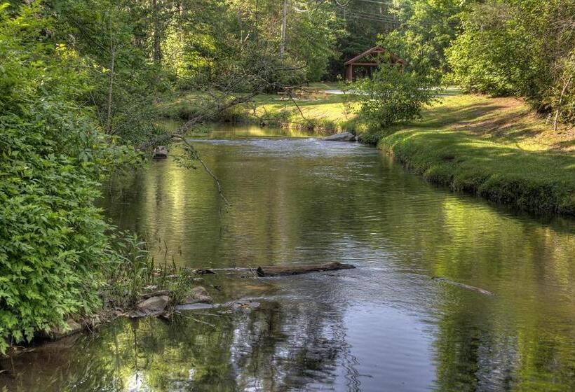 Hotel Foxhunt At Sapphire Valley By Capital Vacations