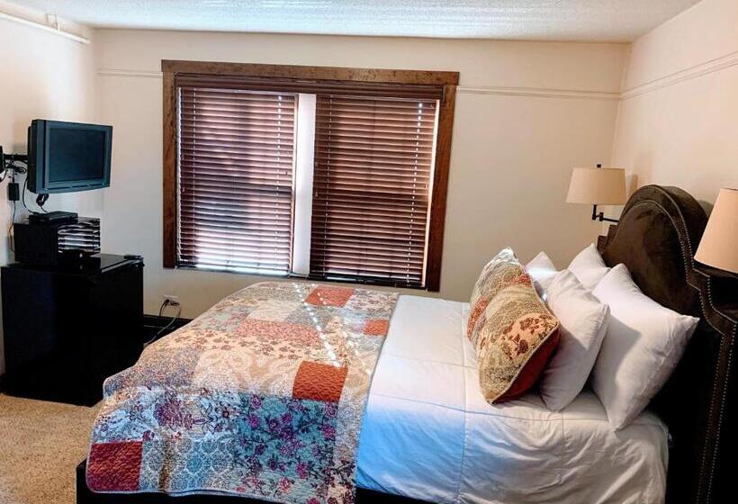 בית מלון כפרי Iowa House Historic Inn