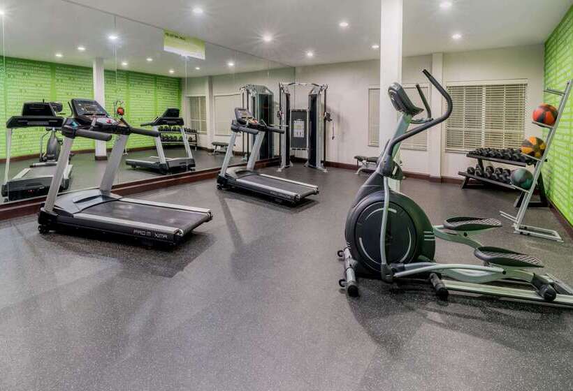 هتل La Quinta By Wyndham Fort Worth Eastchase
