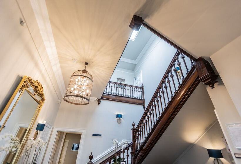 فندق Marshall Meadows Manor House