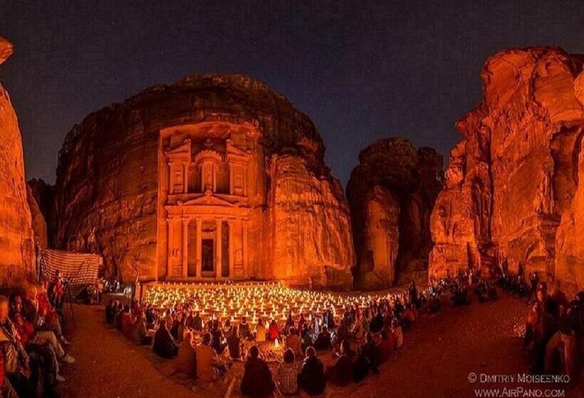 هتل Petra Sella