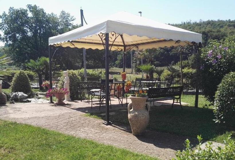 هتل Ristorante La Ripa