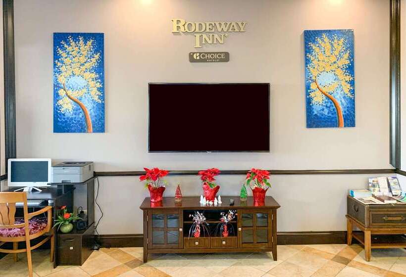 בית מלון כפרי Rodeway Inn Sun City Center