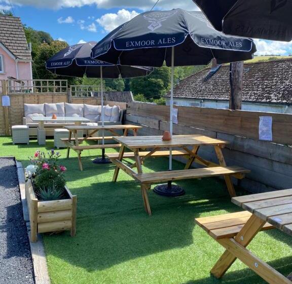 ホテル The Royal Oak Inn