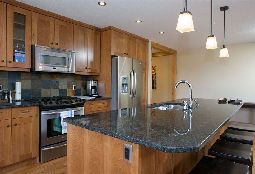 בית מלון כפרי Rundle Cliffs Lodge By Spring Creek Vacations