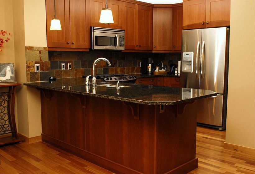 בית מלון כפרי Rundle Cliffs Lodge By Spring Creek Vacations