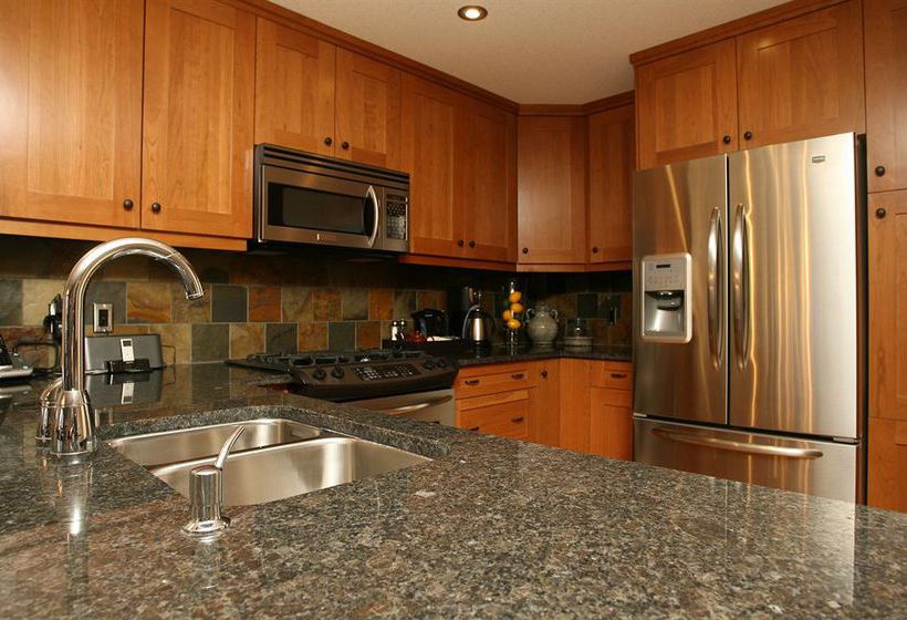 בית מלון כפרי Rundle Cliffs Lodge By Spring Creek Vacations