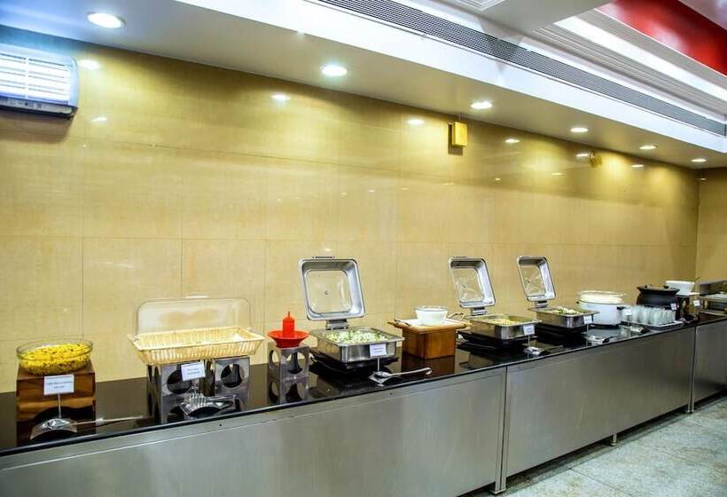 Отель Tip Top Plaza