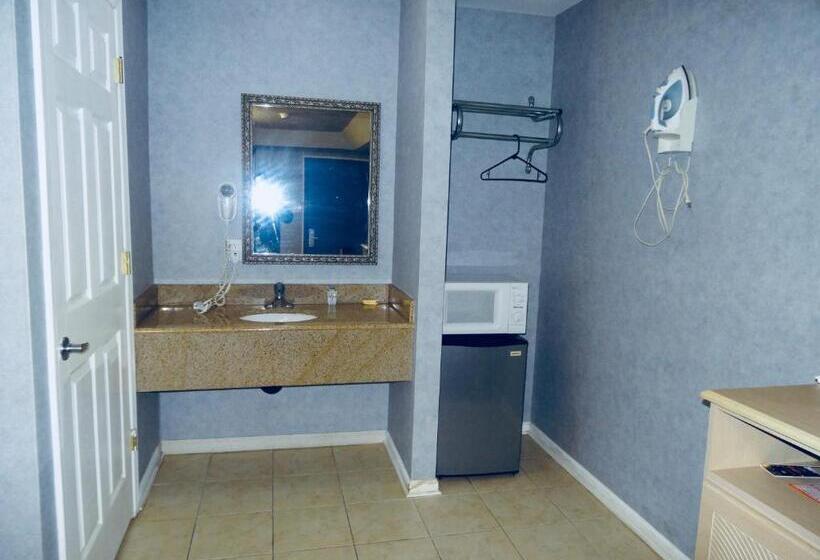 مُتل Village Inn And Suites