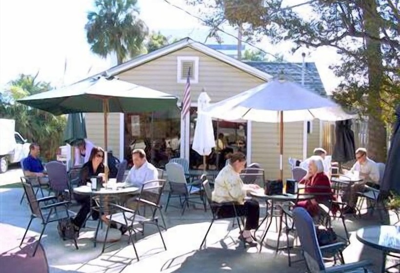 بينساكولا, Pensacola Victorian Bed & Breakfast أفضل العروض مع دستينيا