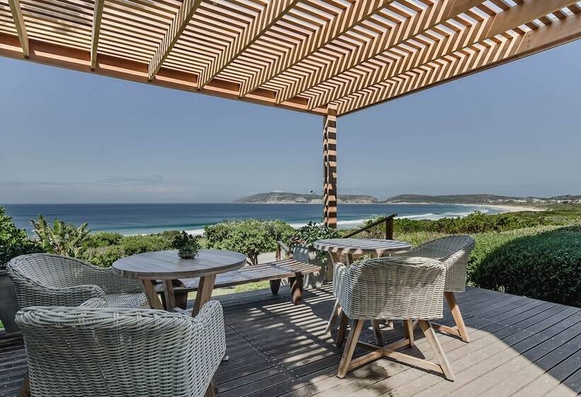 پانسیون The Robberg Beach Lodge   Lion Roars Hotels & Lodges