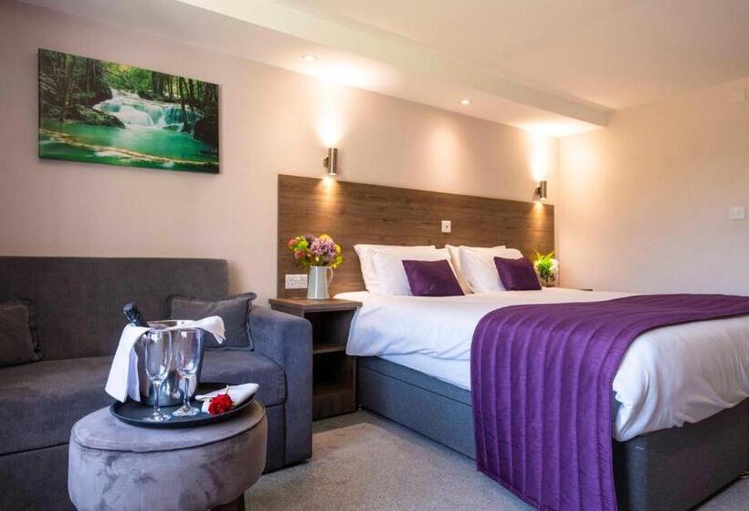 پانسیون The Limes Country Lodge Hotel & Admiral Restaurant