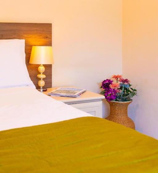 پانسیون The Limes Country Lodge Hotel & Admiral Restaurant