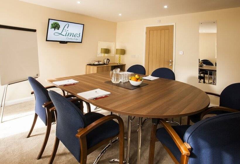 پانسیون The Limes Country Lodge Hotel & Admiral Restaurant