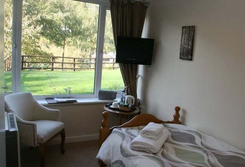 بنسيون The Royal Lodge