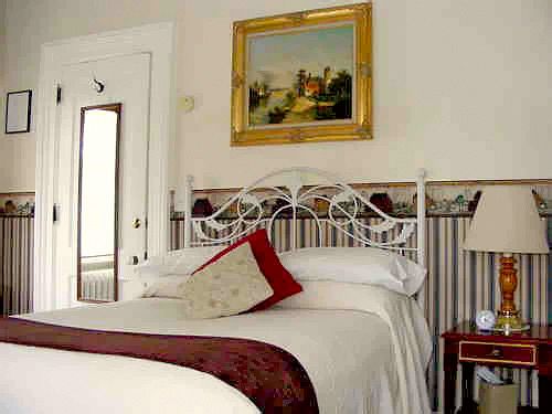 Pinehill Inn Bed & Breakfast