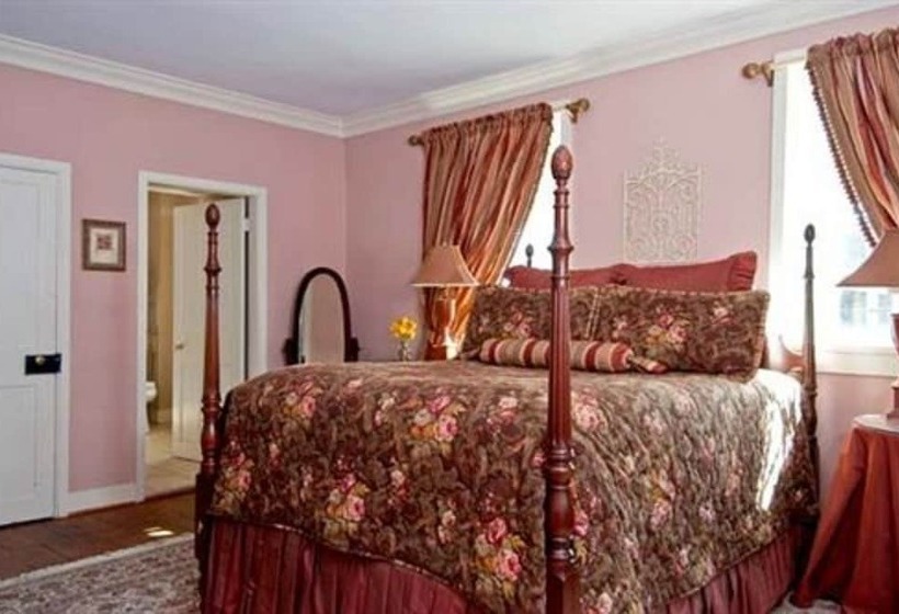 Wayside Inn Bed And Breakfast