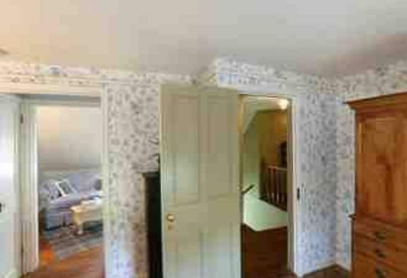 Wayside Inn Bed And Breakfast