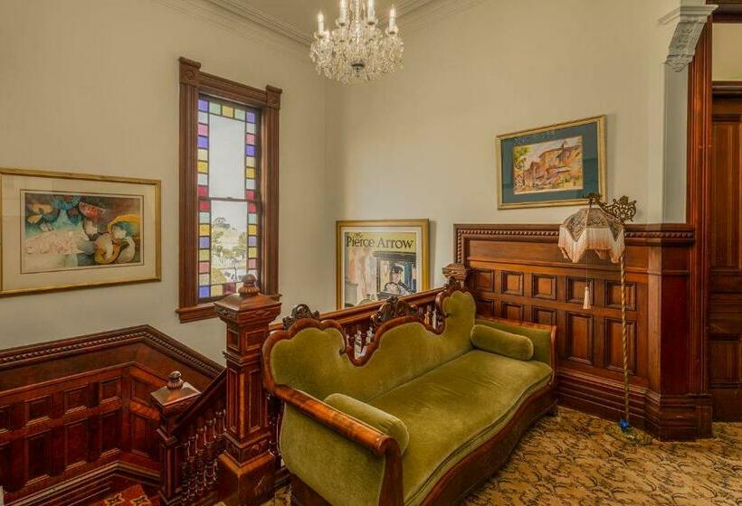 هاستل Pinc Lady Mansion