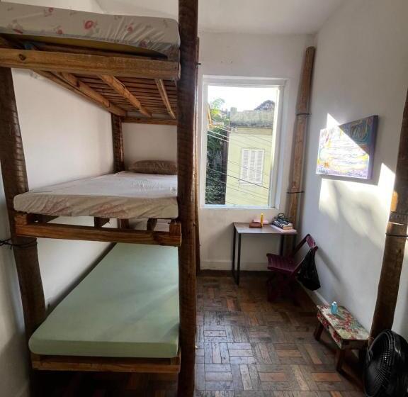 Hostel Selaron
