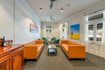 هتل Grand Western Lodge