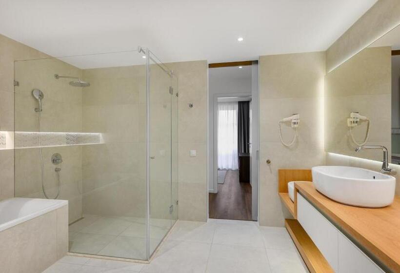 Отель Mövenpick Balaland Resort Lake Balaton