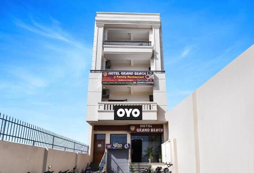 ホテル Oyo 90099 Grand Beach