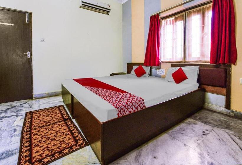 ホテル Oyo 90099 Grand Beach